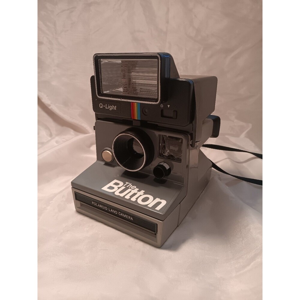 Vintage Polaroid The Button LAND CAMERA w/Q light FLASH  Uses SX-70 Film